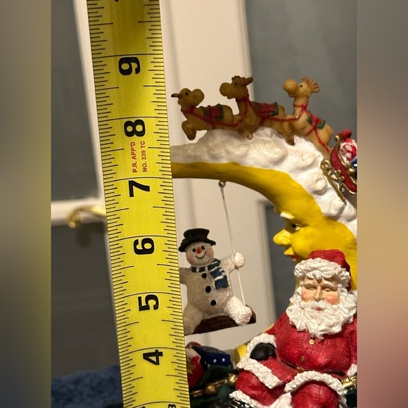 Sleepy Santa rests while a snow buddy swings. Missing bottom - Picture 5 of 8